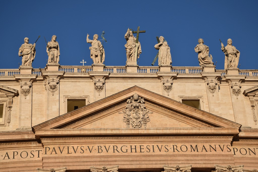 Façade de la Basilique Saint Pierre à Rome