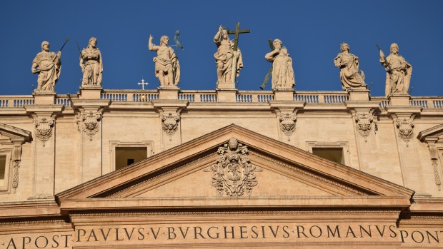 Façade de la Basilique Saint Pierre à Rome