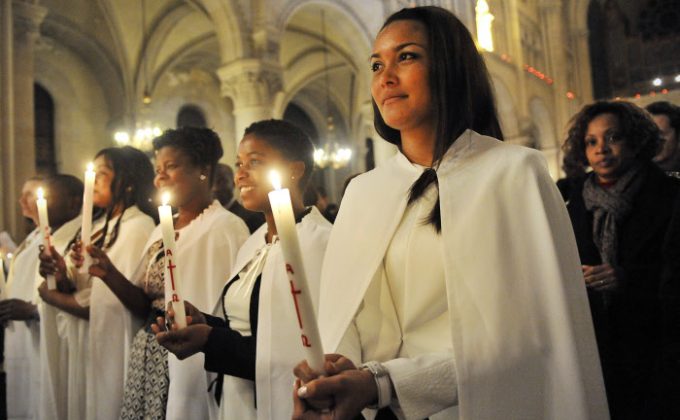 Vigile pascale à Saint-Ambroise 30 mars 2013 : Vigile pascale. Paroisse Saint-Ambroise, Paris (75) France.
March 30, 2013 : Easter vigil in Saint-Ambroise parish. Paris (75), France.