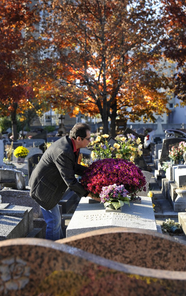 cimetière pose de bouquet