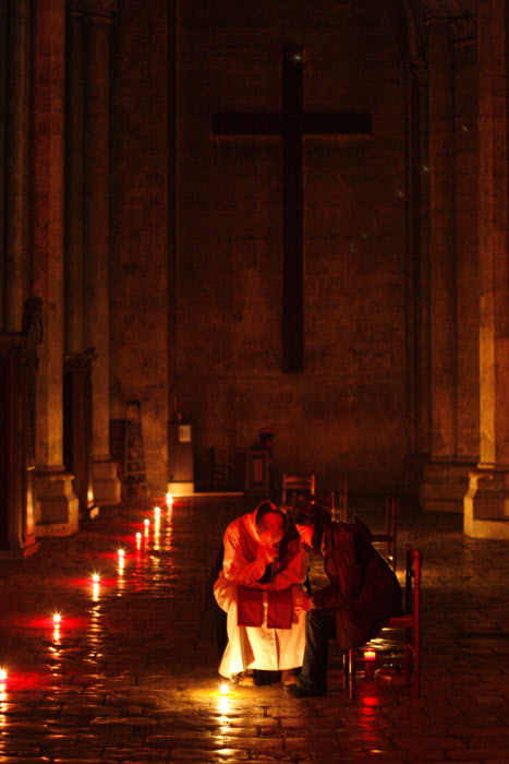 24 mars 2008: Sacrement de réconciliation dans la cath. de Chartres (28), France.