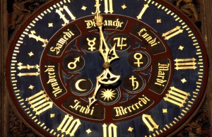 Horloge de la Cathédrale Notre-Dame de Strasbourg, portail sud. Oeuvre du XVIe s. Bas Rhin (67), Alsace, France.