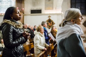 8 décembre 2016 : L'assemblée lors de la messe de l'Immaculée Conception, célébrée en l'église Notre Dame de l'Assomption à Montesson (78), France.
