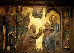 Notre-Dame de Paris. l'Adoration des Rois mages, boiserie sculptée du XIVème siècle. (déambulatoire nord)