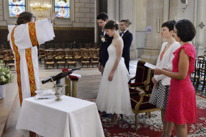 30 septembre 2017 : Bénédiction de jeunes mariés en l'église Saint-Ambroise. Paris (75), France.