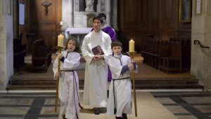 Procession d'entrée de la messe des Cendres.